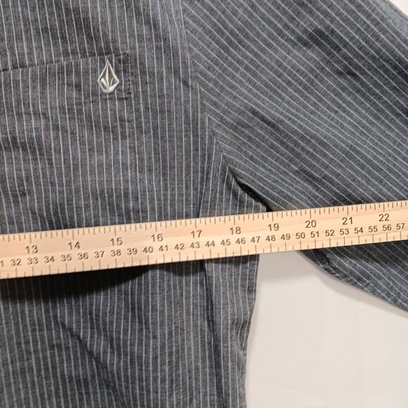 Volcom Long Sleeve‎ Button Down Shirt  Size Small surf shirt casual E20 - Picture 9 of 9